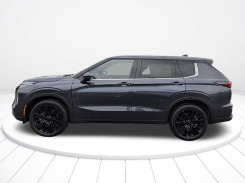 New 2026 Mitsubishi Outlander LE FWD image 6