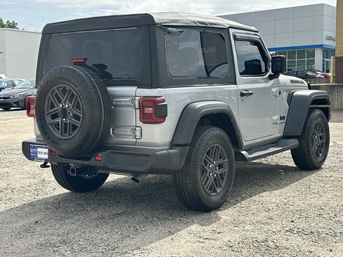 Used 2024 Jeep Wrangler Sport AWD/4WD image 10
