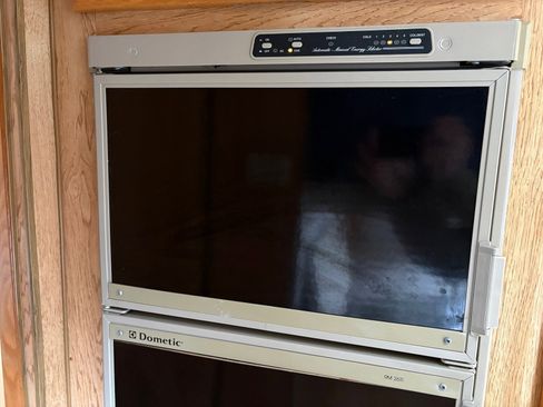 Used 1995 Ford E-350 and Econoline 350 image 38