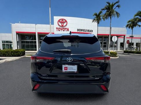 Used 2023 Toyota Highlander XLE FWD image 6