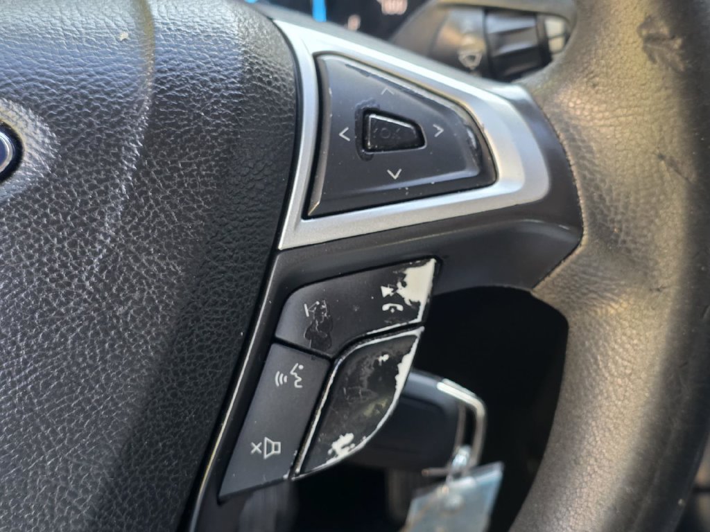 Used 2013 Ford Fusion SE FWD image 18