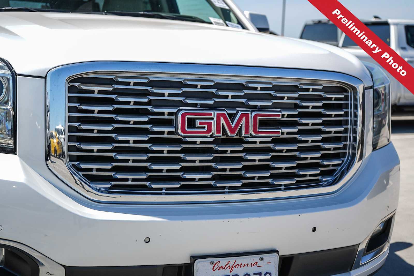 Used 2019 GMC Yukon XL Denali w/ Open Road Package AWD/4WD image 5