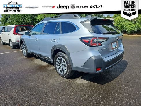 Used 2023 Subaru Outback Premium AWD/4WD image 4