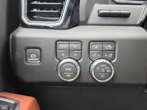 New 2026 GMC Sierra 2500 Denali Ultimate w/ Snow Plow Prep/Camper Package AWD/4WD image 18
