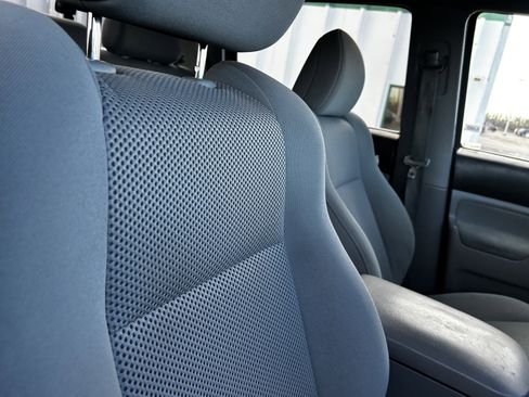 Used 2009 Toyota Tacoma PreRunner image 13