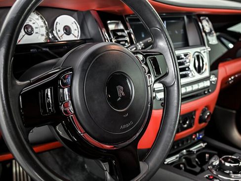 Used 2018 Rolls-Royce Wraith RWD image 21