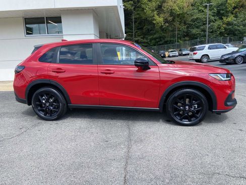 Used 2025 Honda HR-V Sport image 2