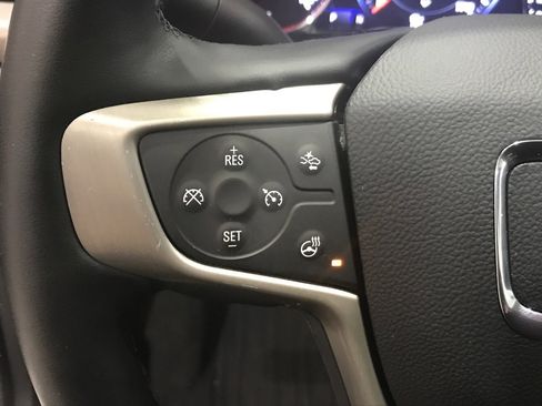 Used 2023 GMC Acadia Denali w/ Denali Ultimate Package AWD/4WD image 21