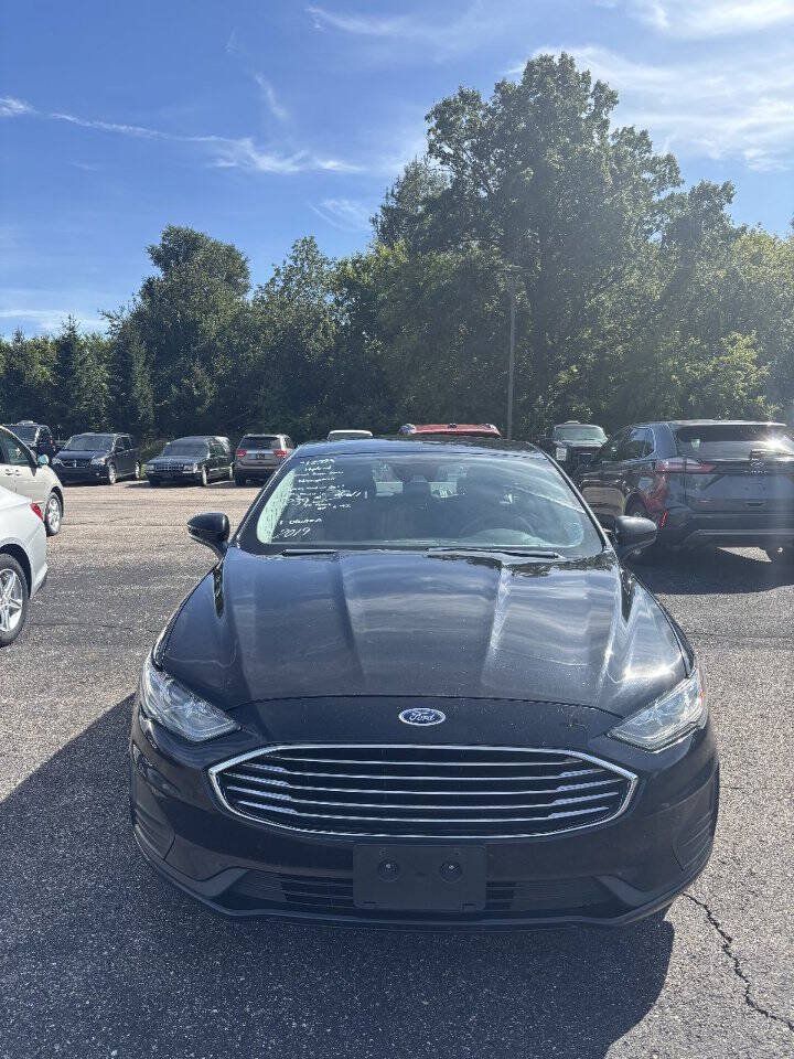 Used 2019 Ford Fusion SE FWD image 3