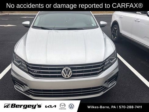 Used 2017 Volkswagen Passat 1.8T R-Line image 2