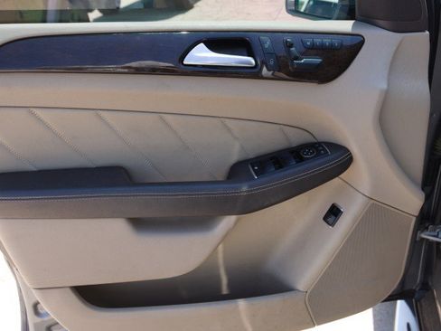Used 2015 Mercedes-Benz GL 450 4MATIC image 12