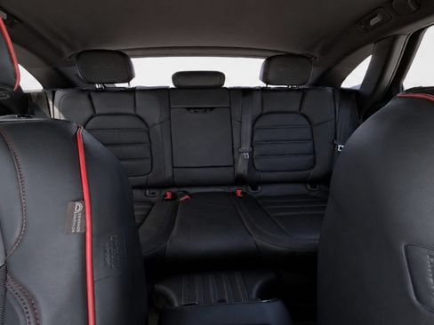 Used 2017 Porsche Macan GTS AWD/4WD image 18