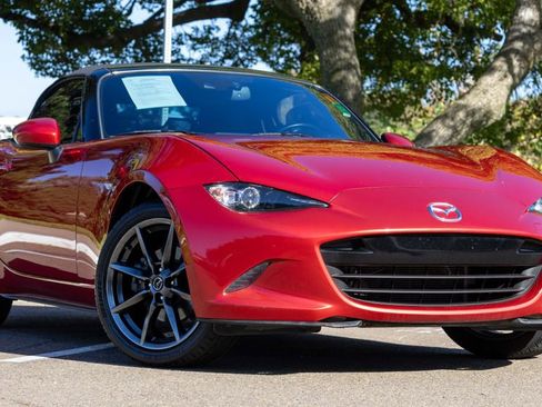 Used 2016 MAZDA MX-5 Miata Grand Touring image 2