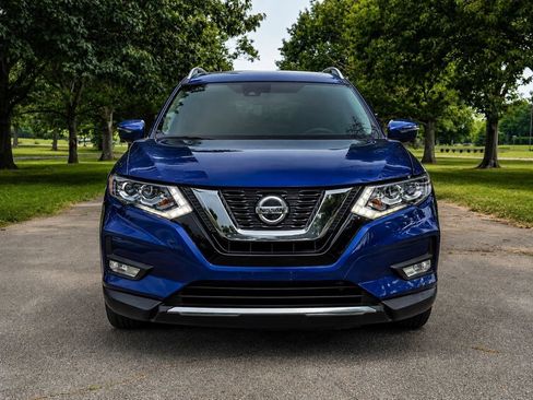 Used 2019 Nissan Rogue SL w/ Premium Package FWD image 2
