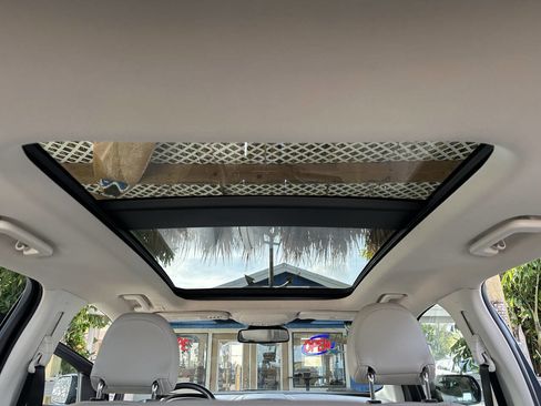 Used 2019 Ford Edge Titanium image 27