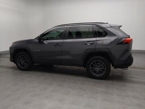Used 2020 Toyota RAV4 LE FWD image 3