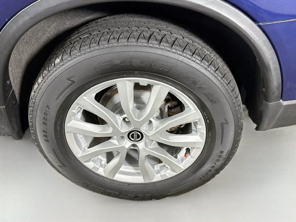 Used 2018 Nissan Rogue SV AWD/4WD image 33
