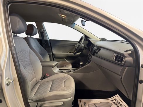 Certified 2018 Kia Niro LX image 26