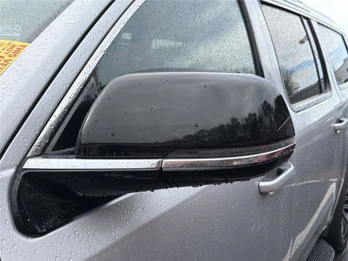 Used 2024 Jeep Wagoneer L Series II w/ Flexible Seating Group image 8