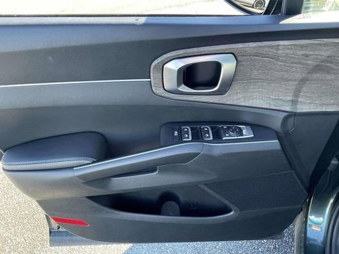 Used 2022 Kia Sorento S w/ Panoramic Sunroof Package image 16