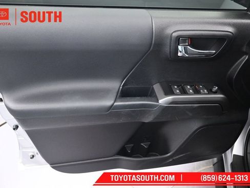 Used 2023 Toyota Tacoma TRD Sport AWD/4WD image 22