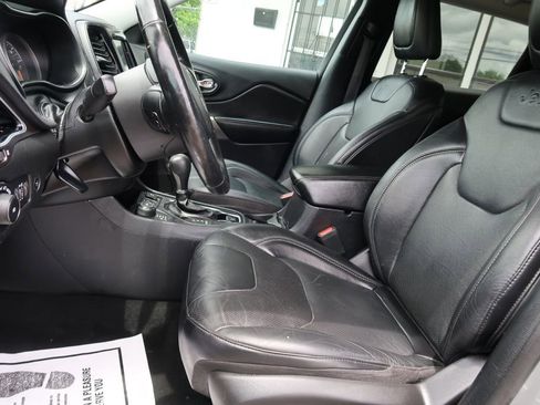 Used 2020 Jeep Cherokee Limited image 5