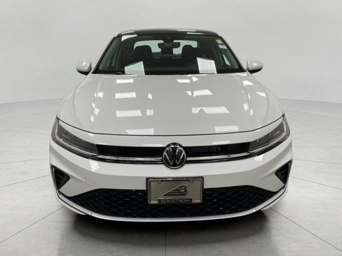 New 2026 Volkswagen Jetta SE image 9