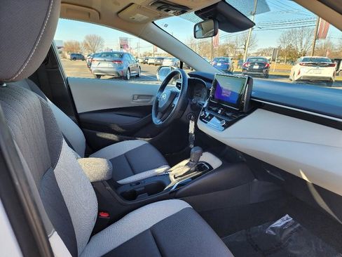 Used 2023 Toyota Corolla LE image 11