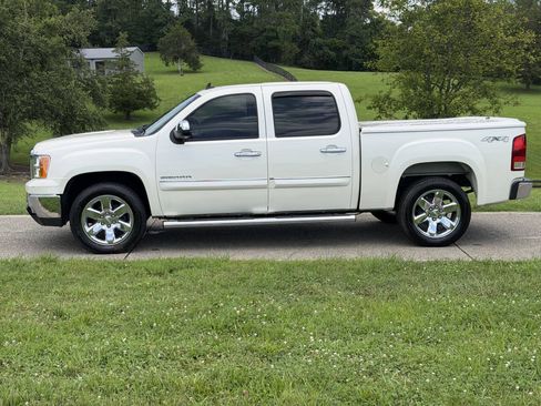 Used 2013 GMC Sierra 1500 SLT w/ SLT White Diamond Edition AWD/4WD image 3