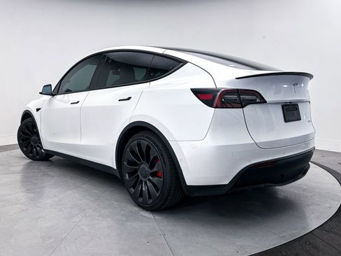 Used 2022 Tesla Model Y Performance AWD/4WD image 2