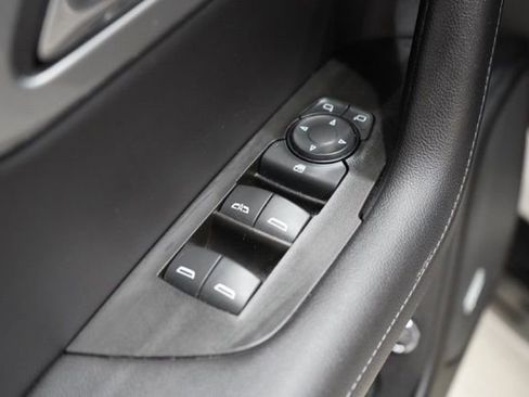 Used 2020 Chevrolet Blazer LT w/ Sound & Technology Package AWD/4WD image 19
