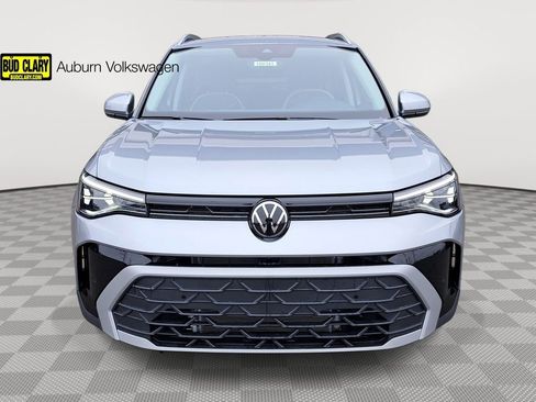 New 2025 Volkswagen Taos SE AWD/4WD image 3