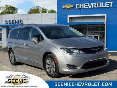 Used 2018 Chrysler Pacifica Limited w/ Advanced Safetytec Group