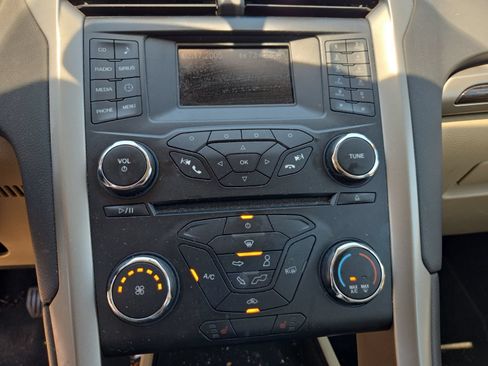 Used 2013 Ford Fusion SE FWD image 20