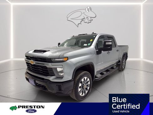 Used 2024 Chevrolet Silverado 2500 Custom w/ Custom Value Package AWD/4WD image 1