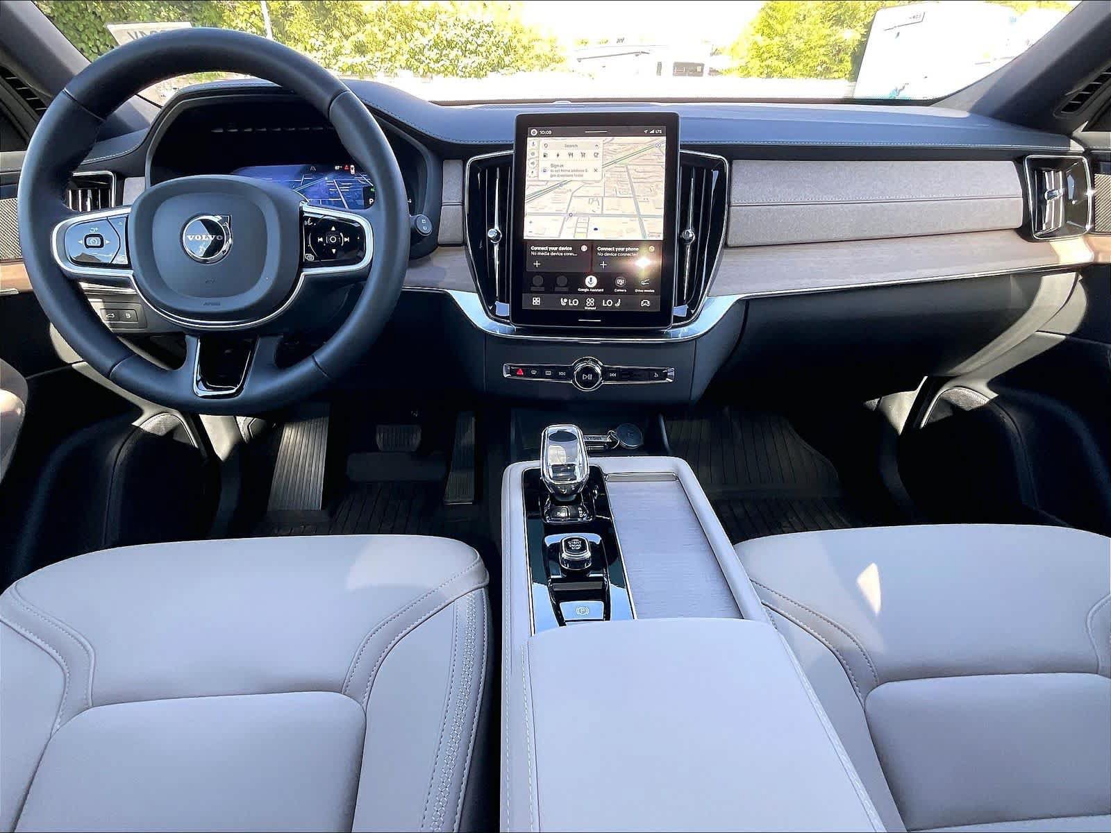 New 2026 Volvo XC90 T8 Plus w/ Protection Package AWD/4WD image 7