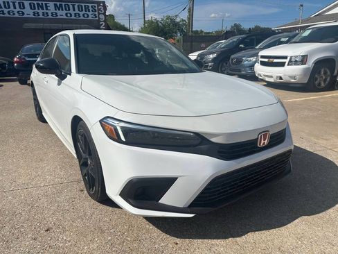 Used 2023 Honda Civic Sport image 4