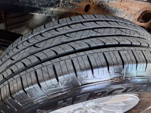 Used 2021 Chevrolet Silverado 1500 LT w/ Safety Package II image 9