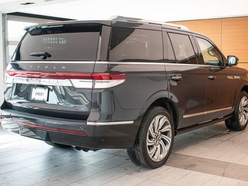 Used 2023 Lincoln Navigator Reserve AWD/4WD image 6