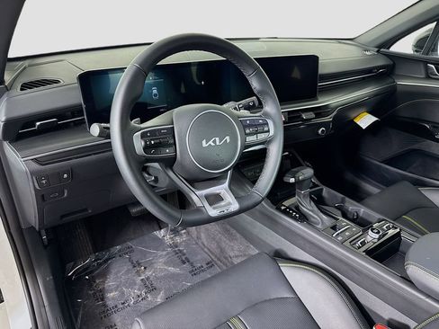 Used 2025 Kia K5 GT image 9