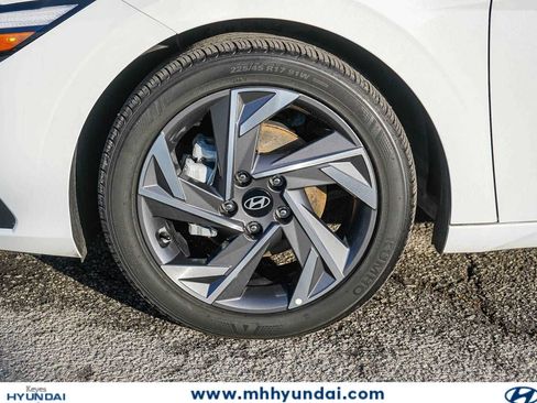 New 2025 Hyundai Elantra Sport FWD image 4