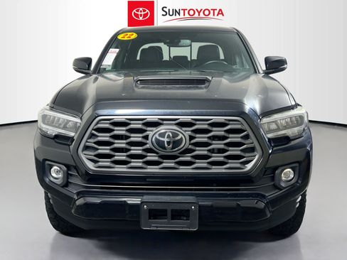 Used 2022 Toyota Tacoma TRD Sport w/ TRD Premium Sport Package RWD image 10