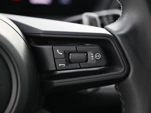 Used 2024 Porsche Cayenne Coupe AWD/4WD image 36