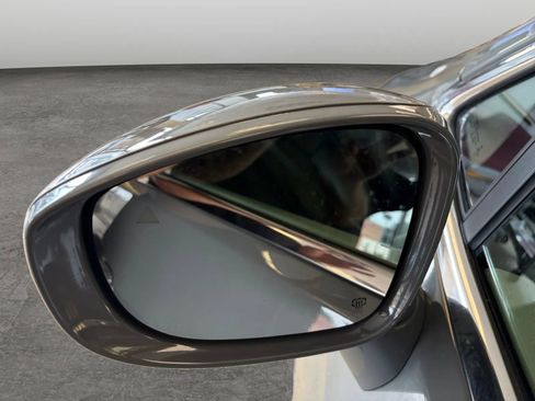 Used 2022 Chrysler Pacifica Touring-L FWD image 34