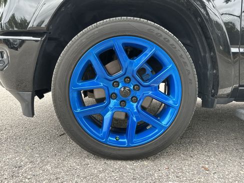 Used 2019 RAM 1500 Laramie AWD/4WD image 14