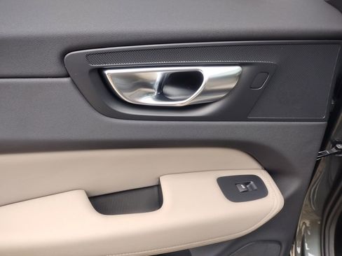 New 2026 Volvo XC60 B5 Plus w/ Climate Package image 18