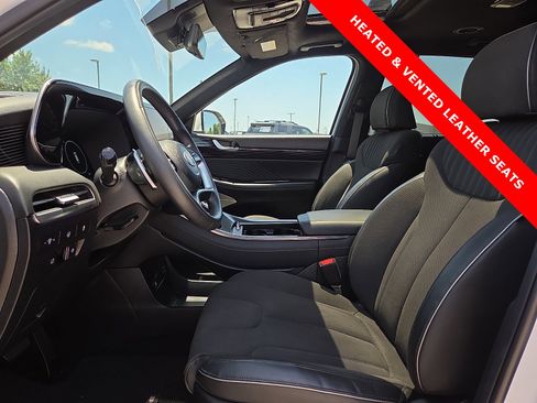 Used 2025 Hyundai Palisade Calligraphy AWD/4WD image 17