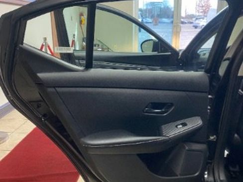 Used 2024 Nissan Sentra SV image 14