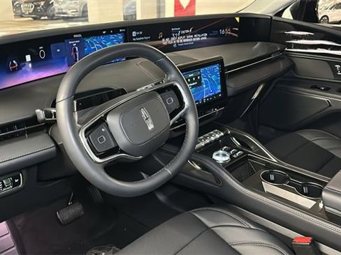 New 2026 Lincoln Nautilus Premier image 12