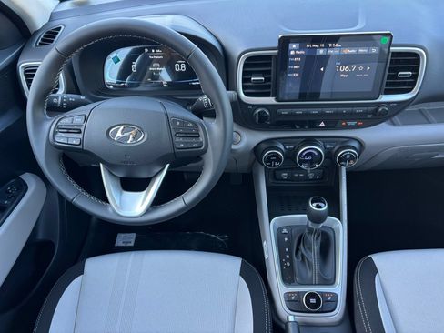 Used 2026 Hyundai Venue SEL FWD image 14